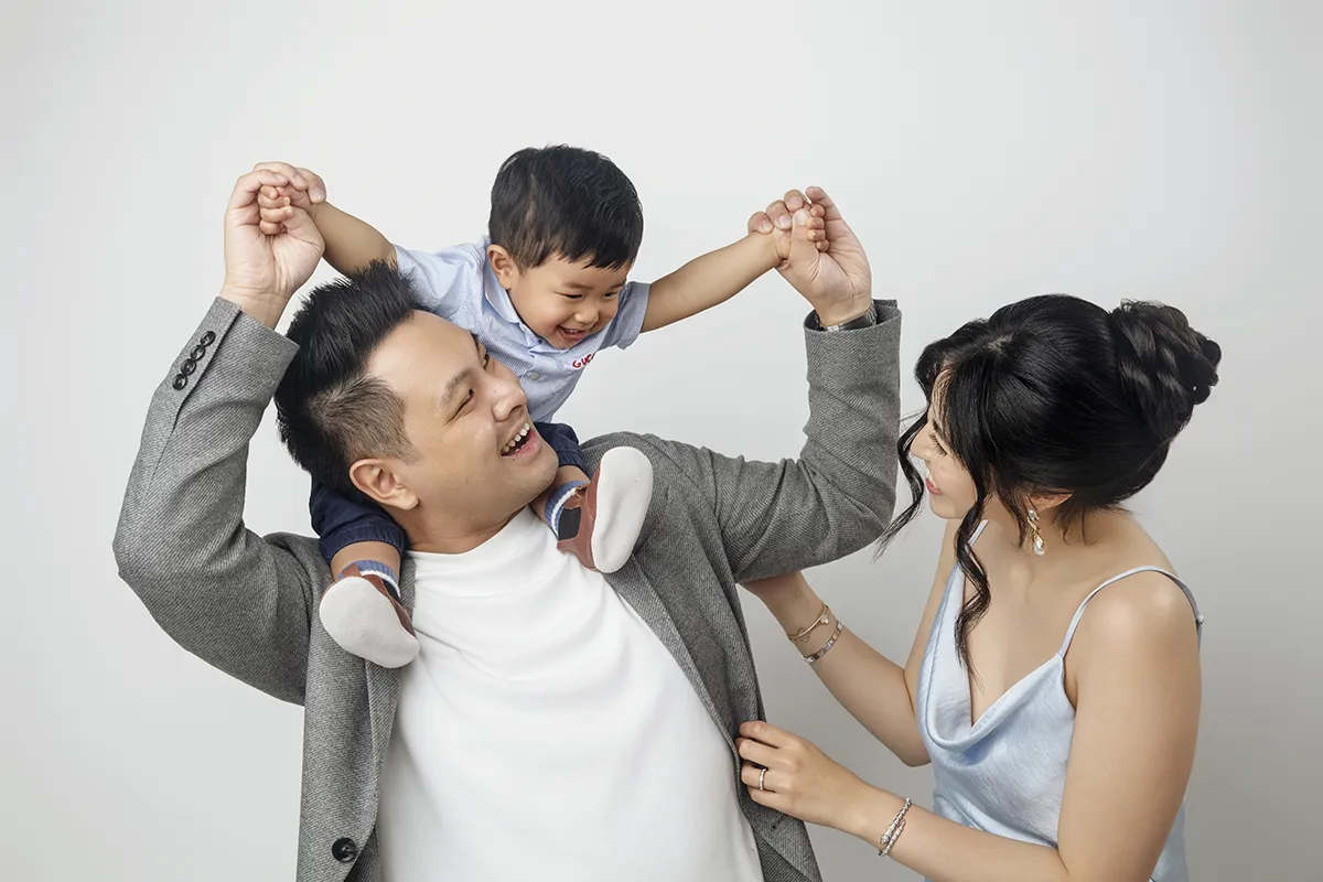 Family portrait photographed at Photo Hive family photography studio in Auckland